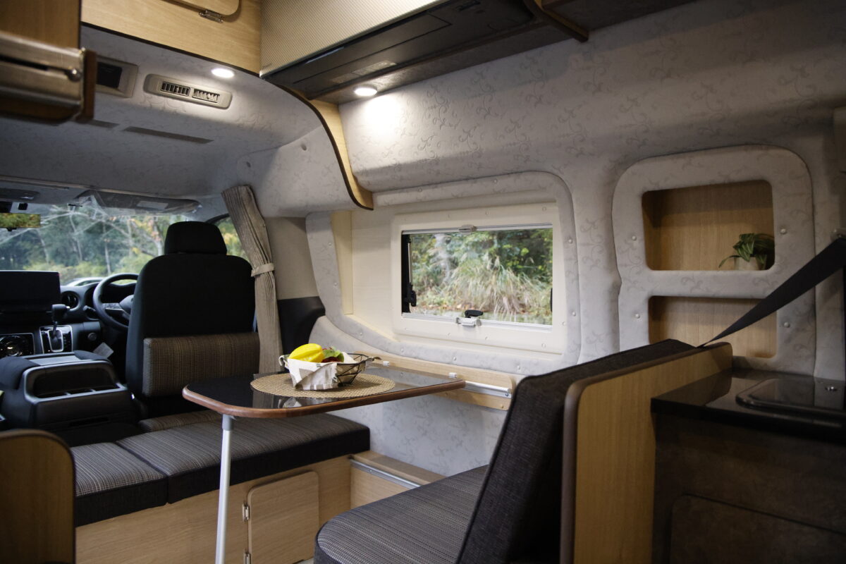 スライド式リビングテーブル